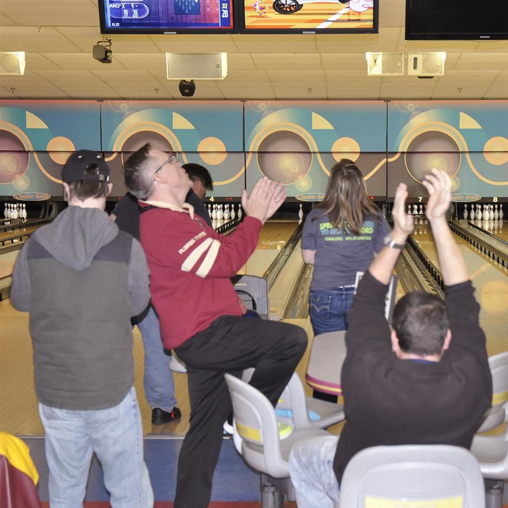  people bowling